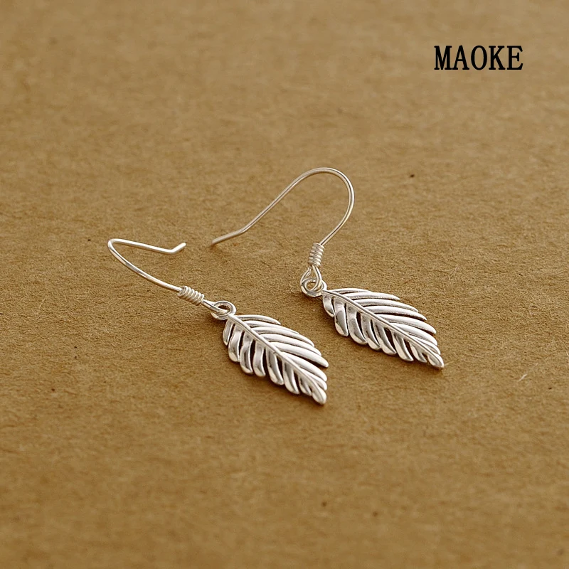 Promotions Fashion Creative Cute Feather 925 White Fungus Hook Simple Fashion Jewelry for Women's Fashion Gifts
Promotions Fashion Creative Cute Feather 925 White Fungus Hook Simple Fashion Jewelry for Women's Fashion Gifts