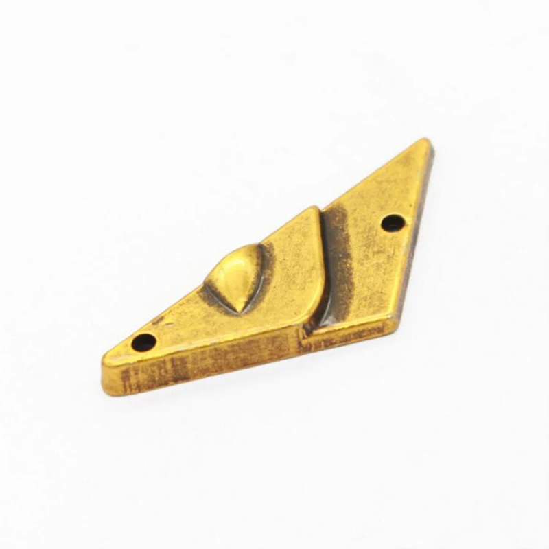 1.2*3.2cm gold trigon metal brand labels for bags custom labels custom sewing labels for bags tags sewing name logo 
1.2*3.2cm gold trigon metal brand labels for bags custom labels custom sewing labels for bags tags sewing name logo