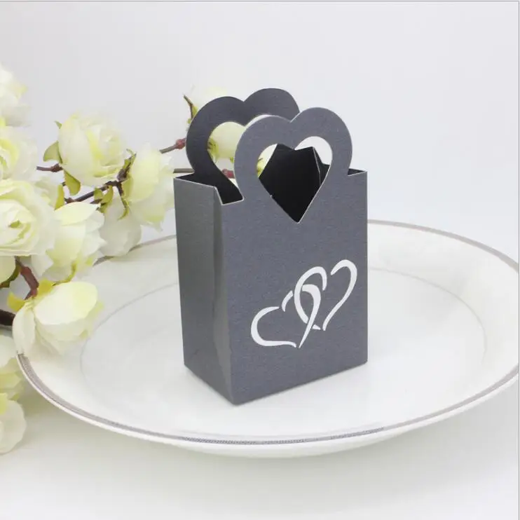 100pcs/lot white/Black colors Creative Sweets Love heart Candy Box Wedding Favor boxes Packaging Box souvenirs
100pcs/lot white/Black colors Creative Sweets Love heart Candy Box Wedding Favor boxes Packaging Box souvenirs