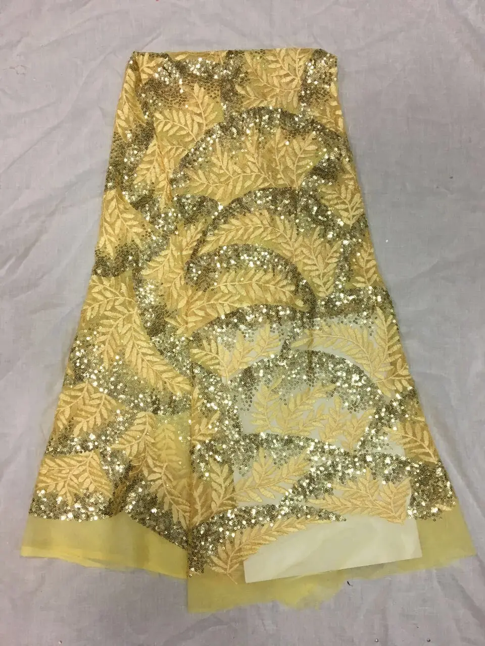 Hot Sale French Lace Fabric SYJ-5128 High Quality African Tulle Lace Fabric With sequins Cheap Nigerian Lace Fabrics For Women
Hot Sale French Lace Fabric SYJ-5128 High Quality African Tulle Lace Fabric With sequins Cheap Nigerian Lace Fabrics For Women