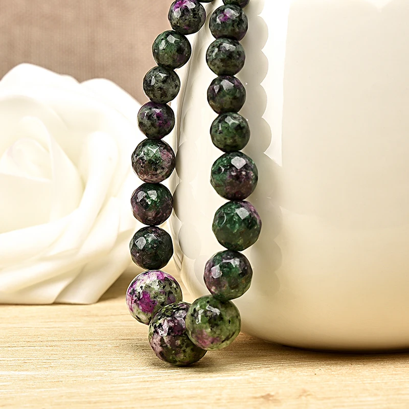 Dark Red grain with Dark Green jewelry Red and Green Necklace The mysterious mashup.
Dark Red grain with Dark Green jewelry Red and Green Necklace The mysterious mashup.