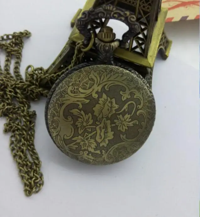 New Vintage anime bronze Good quality woman and man steam punk Necklace pocket watches
New Vintage anime bronze Good quality woman and man steam punk Necklace pocket watches