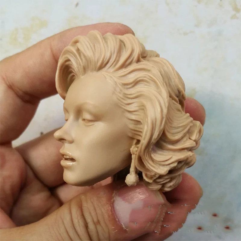 1/6 Sexy Girl Women Head with Earrings Unpainted Head for 12''action Figures Bodies
1/6 Sexy Girl Women Head with Earrings Unpainted Head for 12''action Figures Bodies