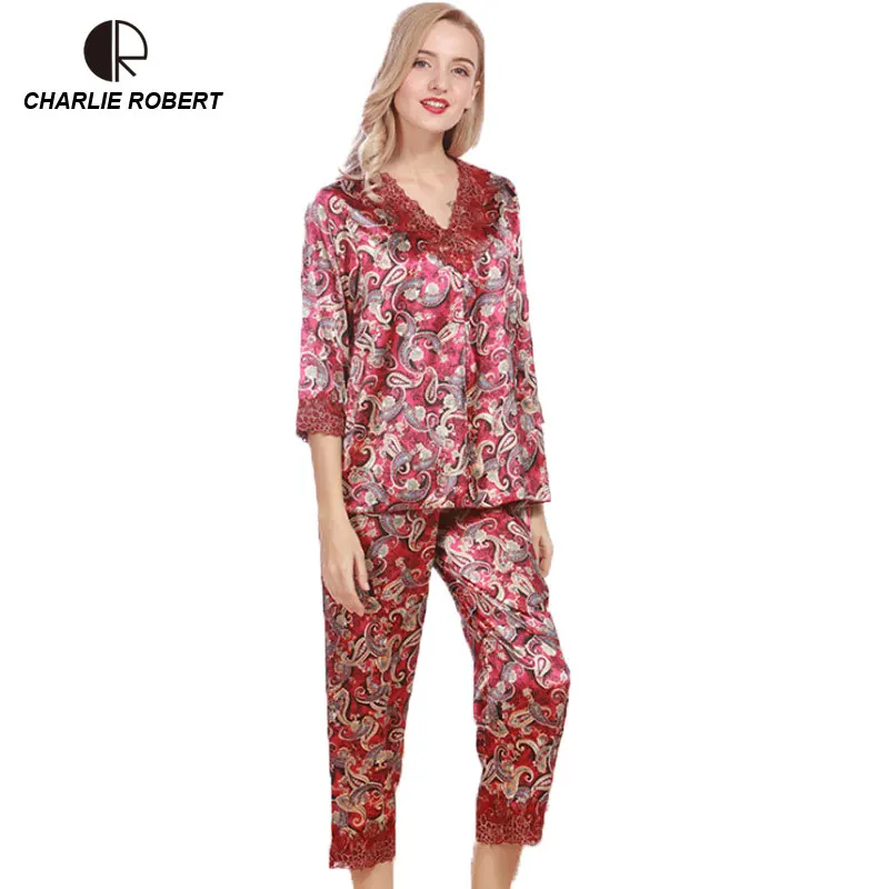 CR 2019 Women's Sexy Pajamas Silk Pajamas Set Long-Sleeved Printing Home Service Casual Wear Pajamas Set AP535
CR 2019 Women's Sexy Pajamas Silk Pajamas Set Long-Sleeved Printing Home Service Casual Wear Pajamas Set AP535