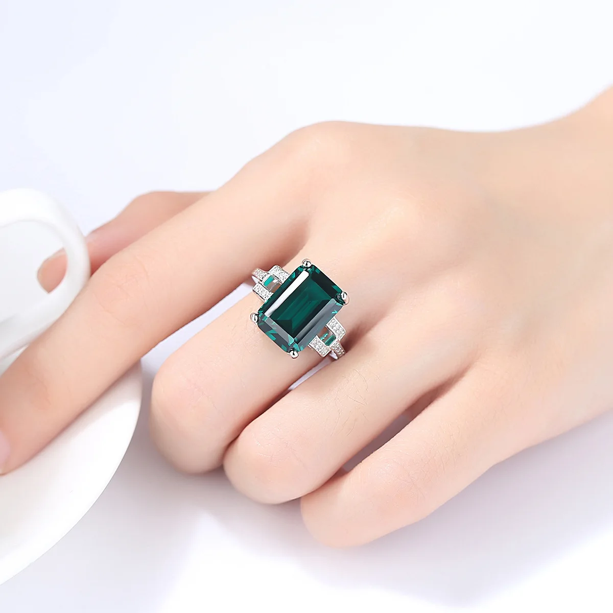 Wong Rain Vintage 925 Sterling Silver Emerald Sapphire Gemstone Wedding Engagement Diamonds White Gold Ring Jewelry Wholesale
Wong Rain Vintage 925 Sterling Silver Emerald Sapphire Gemstone Wedding Engagement Diamonds White Gold Ring Jewelry Wholesale