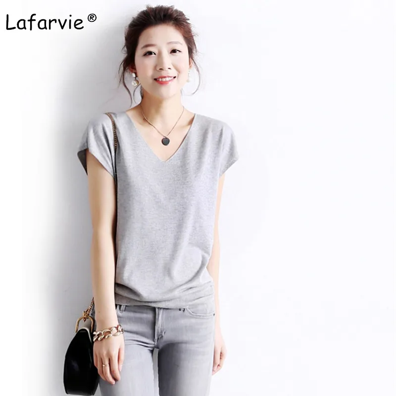 Lafarvie New Summer Double V Neck Ice Silk Short Sleeve Pullover Women Thin Cool Knitted Sweater Casual Soft Multiple Color S-L
Lafarvie New Summer Double V Neck Ice Silk Short Sleeve Pullover Women Thin Cool Knitted Sweater Casual Soft Multiple Color S-L