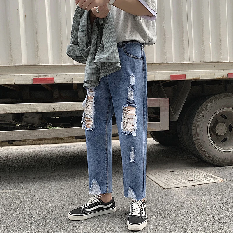 2019 Summer New Korean Version Of The Trend Of Thin Section Couple Loose Hole Straight Men's Casual Street Large Size Jeans
2019 Summer New Korean Version Of The Trend Of Thin Section Couple Loose Hole Straight Men's Casual Street Large Size Jeans