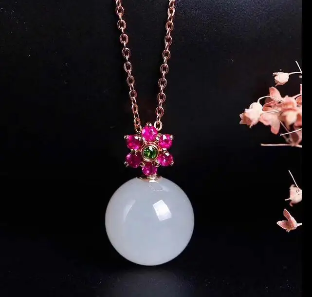 Jewelry gold inlaid and Tianyu Bead pendant female section 18K Gold ruby inlaid white jade pendant jewelry pendant
Jewelry gold inlaid and Tianyu Bead pendant female section 18K Gold ruby inlaid white jade pendant jewelry pendant