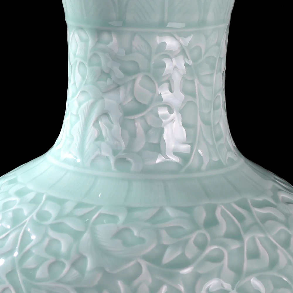 Jingdezhen Jiang Shaohua ceramics glaze vase masters manual relief landing large hall Chinese style decorative ornaments
Jingdezhen Jiang Shaohua ceramics glaze vase masters manual relief landing large hall Chinese style decorative ornaments