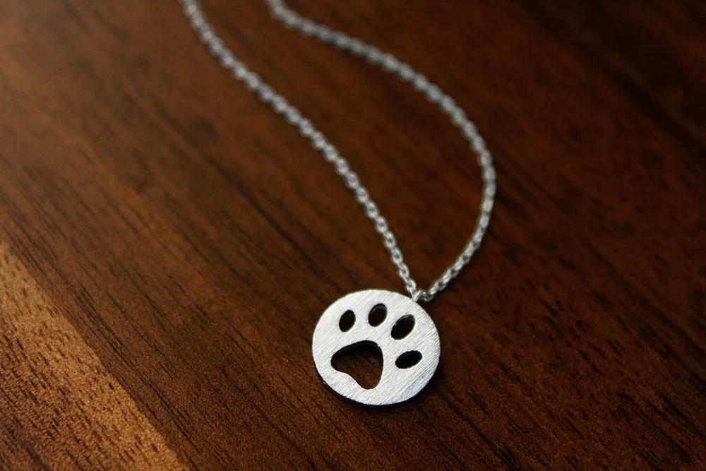 Jinleansu Pendant Necklace Tiny Dog Paw Print Dye Cut Coin Shaped Animal Charm Necklaces For Women Girl Jewelry 10pcs/lot
Jinleansu Pendant Necklace Tiny Dog Paw Print Dye Cut Coin Shaped Animal Charm Necklaces For Women Girl Jewelry 10pcs/lot