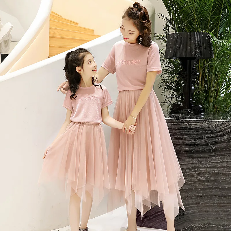 Mother Daughter Dress Family Matching Clothes Summer New Fashion Baby Girl Princess T Shirt+skirt Set Mesh Skirt Set Family Look
Mother Daughter Dress Family Matching Clothes Summer New Fashion Baby Girl Princess T Shirt+skirt Set Mesh Skirt Set Family Look