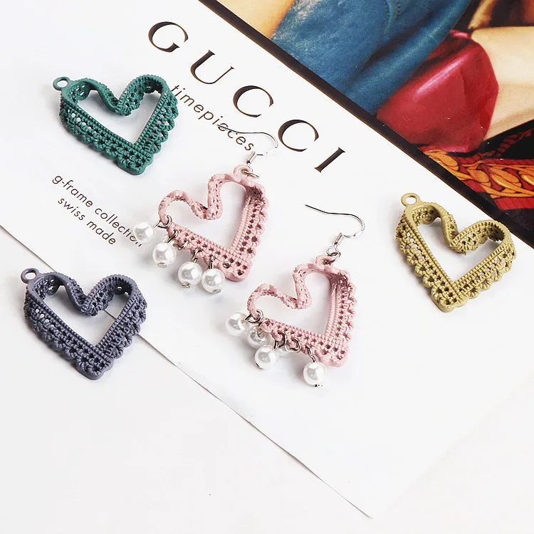 DIY handmade jewelry accessories Korea alloy lace earrings earrings necklace pendant material love openwork Pendant
DIY handmade jewelry accessories Korea alloy lace earrings earrings necklace pendant material love openwork Pendant