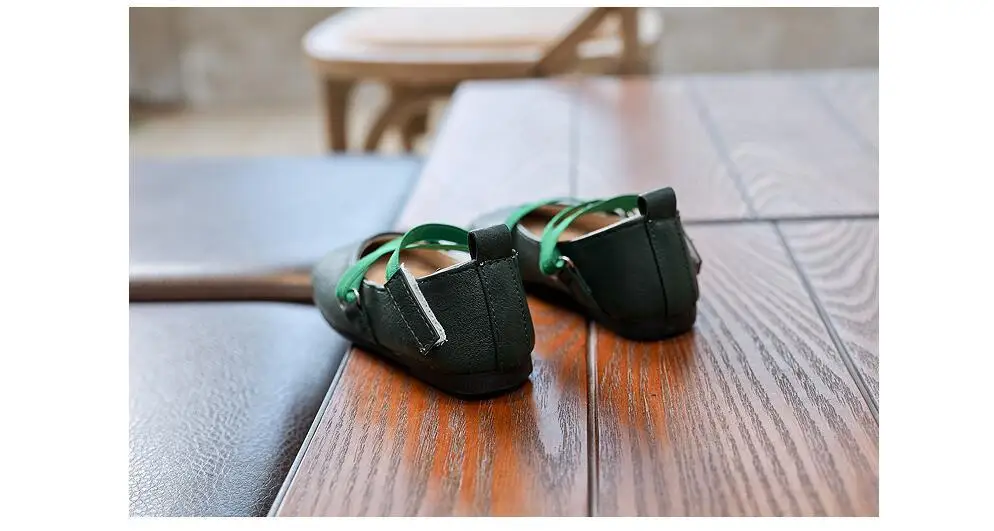 2017 New Children's PU Leather Flat-bottomed Girl Tied Cross-party Princess Joker Casual Shoes Size 26-36
2017 New Children's PU Leather Flat-bottomed Girl Tied Cross-party Princess Joker Casual Shoes Size 26-36