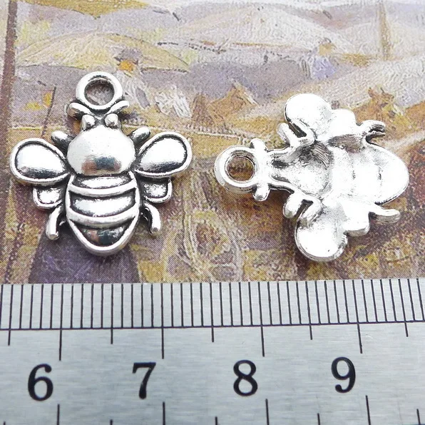 35pcs Charm bee pendants 22*21mm Antique silver Handmade Jewelry Making DIY Supplies European Alloy accessories Hot
35pcs Charm bee pendants 22*21mm Antique silver Handmade Jewelry Making DIY Supplies European Alloy accessories Hot