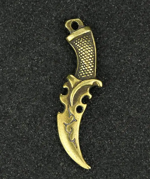 Collectable Chinese Pure Brass Carved dagger Machete Exquisite Small Pendant Statues
Collectable Chinese Pure Brass Carved dagger Machete Exquisite Small Pendant Statues