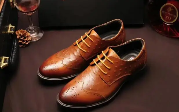 New men brogue leather shoes pointed toe lace-up embossed business shoes increased men leather shoes
New men brogue leather shoes pointed toe lace-up embossed business shoes increased men leather shoes