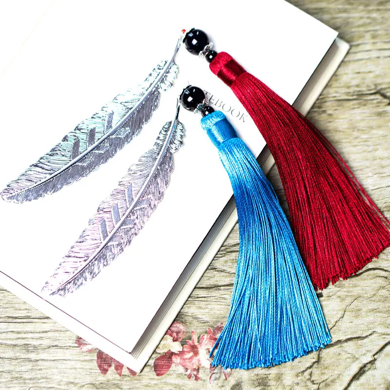 Creative metal feather tassel bookmarks exquisite handmade literary retro gift school student reading mark stationery
Creative metal feather tassel bookmarks exquisite handmade literary retro gift school student reading mark stationery