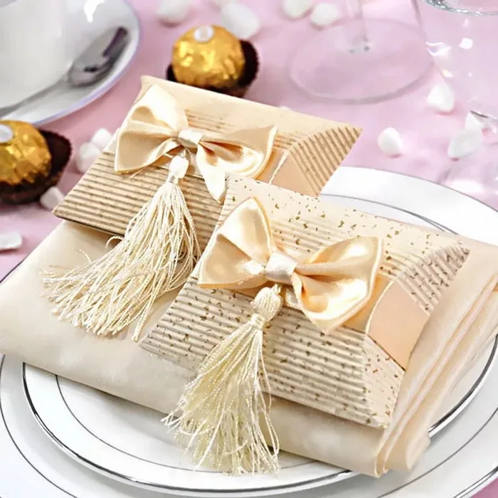 50 pcs Romantic Wedding Gift Box Tassel Elegant Red Luxury Decoration Bow Bowknot Party Sweet Favors Foldable Wedding Candy Box
50 pcs Romantic Wedding Gift Box Tassel Elegant Red Luxury Decoration Bow Bowknot Party Sweet Favors Foldable Wedding Candy Box