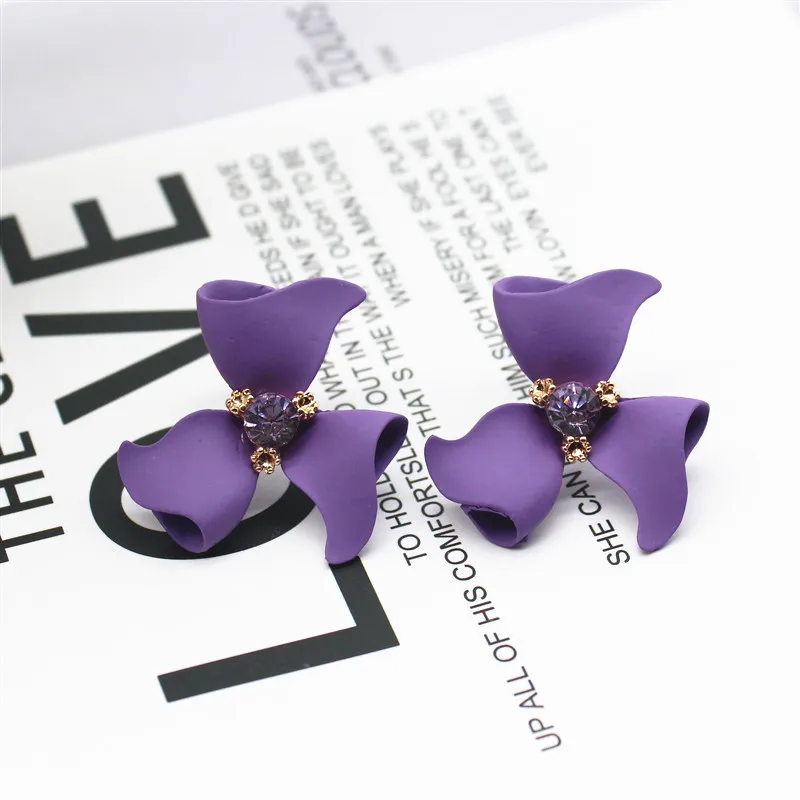 Japan Korea new hot fashion jewelry elegant flower stud earrings beach party earrings 2019 female earring
Japan Korea new hot fashion jewelry elegant flower stud earrings beach party earrings 2019 female earring