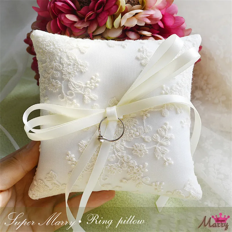 Zilue 1pcs Beautiful Ivory Square Ring pillow lace bow for wedding decoration Propose ring pillow Wedding supply 9cmx9cm
Zilue 1pcs Beautiful Ivory Square Ring pillow lace bow for wedding decoration Propose ring pillow Wedding supply 9cmx9cm
