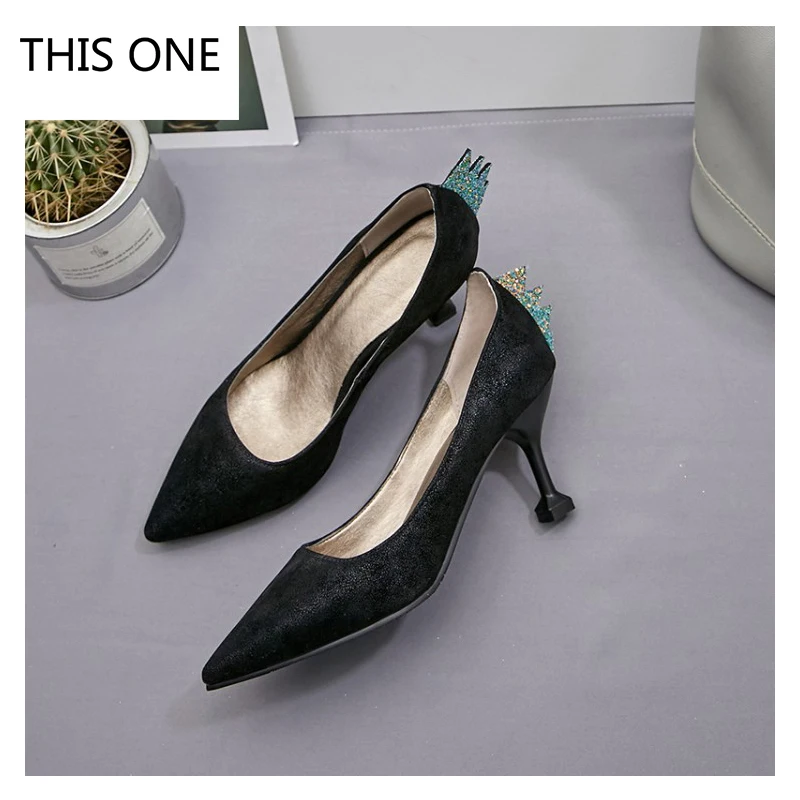 Hot sell 2018 fashion 2 colors smiple heels pointed toe ladies pumps shoes woman glaidtor style high heels for women shoes
Hot sell 2018 fashion 2 colors smiple heels pointed toe ladies pumps shoes woman glaidtor style high heels for women shoes