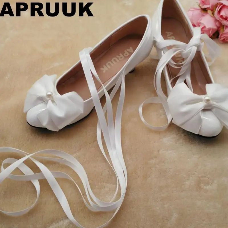 Fashion satin riband white wedding shoes bride handmade butterfly-knot bowtie bridal shoes female party bridesmaid shoes
Fashion satin riband white wedding shoes bride handmade butterfly-knot bowtie bridal shoes female party bridesmaid shoes