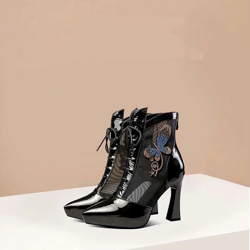 Brand Luxury Summer Boots Sandals Women Crystal Applique Ankle Boots Female High Heels Breathable Mesh Zapatos Mujer 2019
Brand Luxury Summer Boots Sandals Women Crystal Applique Ankle Boots Female High Heels Breathable Mesh Zapatos Mujer 2019