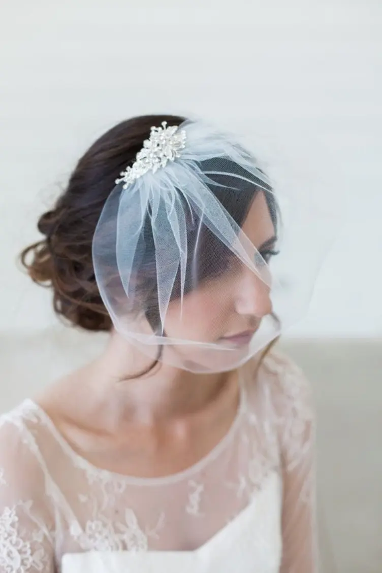 Ivory Birdcage Veil, Crystal comb cage Veil, Wedding Veil, Rhinestone Comb, Blusher Veil
Ivory Birdcage Veil, Crystal comb cage Veil, Wedding Veil, Rhinestone Comb, Blusher Veil