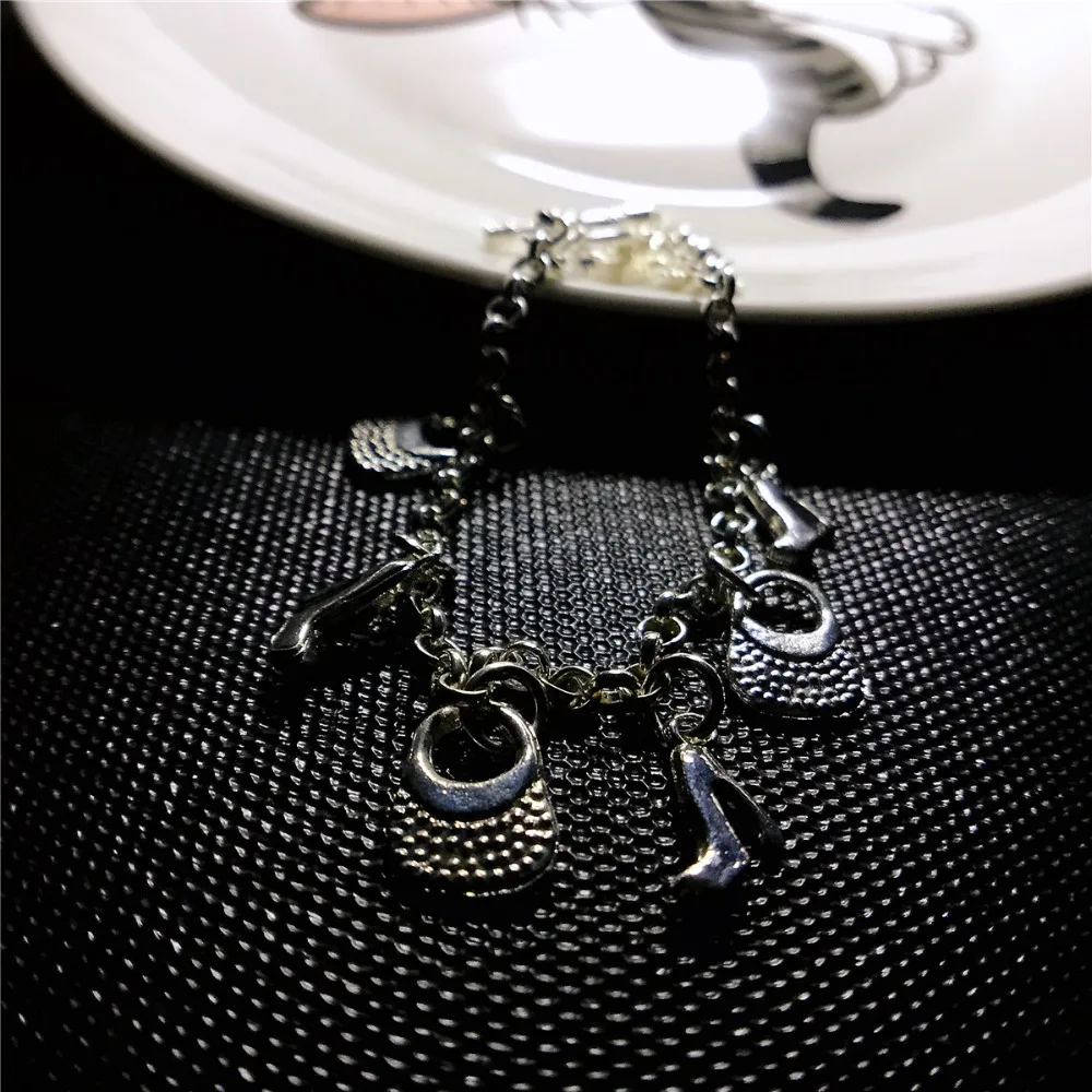 Bracelet Gifts Couples Europe Hot Sale Made in China New Fashion Bracelet Charm Punk Style Boys and Girls Steam LY-001
Bracelet Gifts Couples Europe Hot Sale Made in China New Fashion Bracelet Charm Punk Style Boys and Girls Steam LY-001