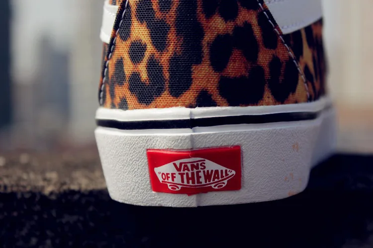 Фургоны классический Slip On 502 Leopard цвет мужчины с низким уровнем верха обуви холст