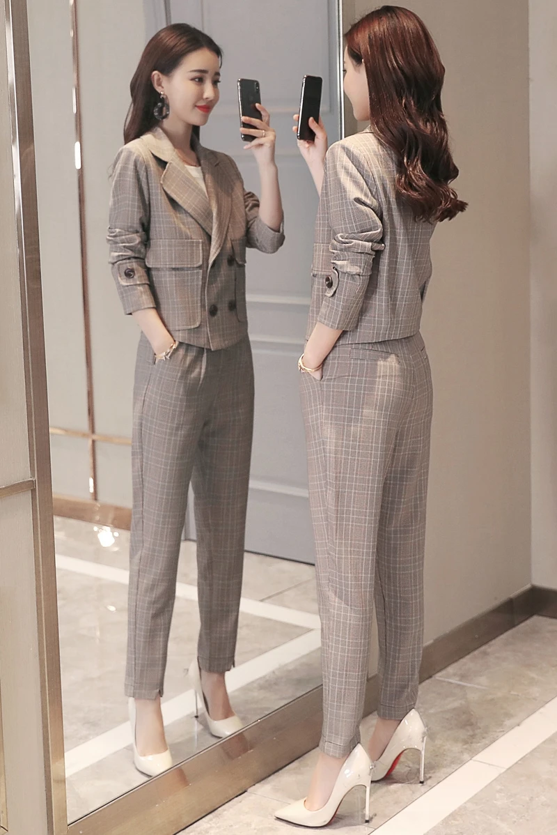 Fashion plaid suit suit women's two-piece Korean women's pants pants Korean version of the small fragrance spring new models
Fashion plaid suit suit women's two-piece Korean women's pants pants Korean version of the small fragrance spring new models