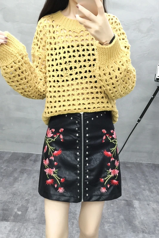2019 Embroidered rivet leather skirt embroidered PU leather skirt a word bag hip skirt
2019 Embroidered rivet leather skirt embroidered PU leather skirt a word bag hip skirt