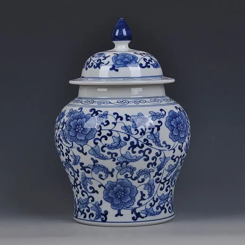 Jingdezhen ceramic blue and white storage containers tea cans general tank Chinese Vintage vases decoration jars
Jingdezhen ceramic blue and white storage containers tea cans general tank Chinese Vintage vases decoration jars