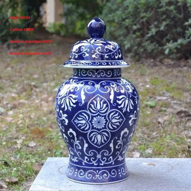 H35CM Blue and white porcelain ornaments, ceramic general tanks storage tanks vestibule decorations
H35CM Blue and white porcelain ornaments, ceramic general tanks storage tanks vestibule decorations