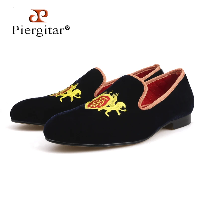 Refinement Embroidery Navy Upper Gold Outsole Velvet Shoes Men Loafers Smoking Slipper Men Flats size US 4-14 Free shipping
Refinement Embroidery Navy Upper Gold Outsole Velvet Shoes Men Loafers Smoking Slipper Men Flats size US 4-14 Free shipping