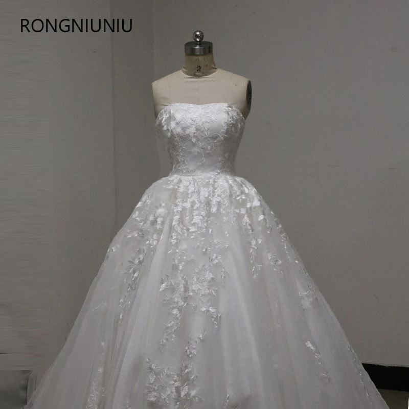 Vestido de noiva Fabulous New Long Wedding Dress Scalloped Sleeveless Chapel Train Lace Ball Gown Bride Dresses
Vestido de noiva Fabulous New Long Wedding Dress Scalloped Sleeveless Chapel Train Lace Ball Gown Bride Dresses