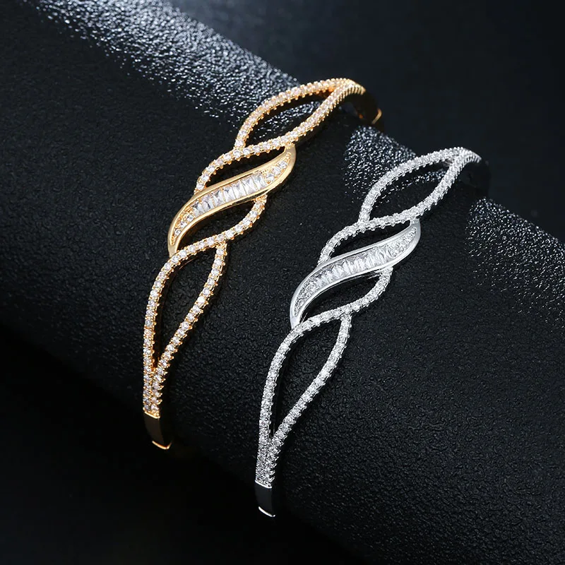 HONGHONG Lady's Bangle & Bracelet Rings Jewelry Suit for Women bracelets&bangles Fashion Jewelry Sets Accessory
HONGHONG Lady's Bangle & Bracelet Rings Jewelry Suit for Women bracelets&bangles Fashion Jewelry Sets Accessory