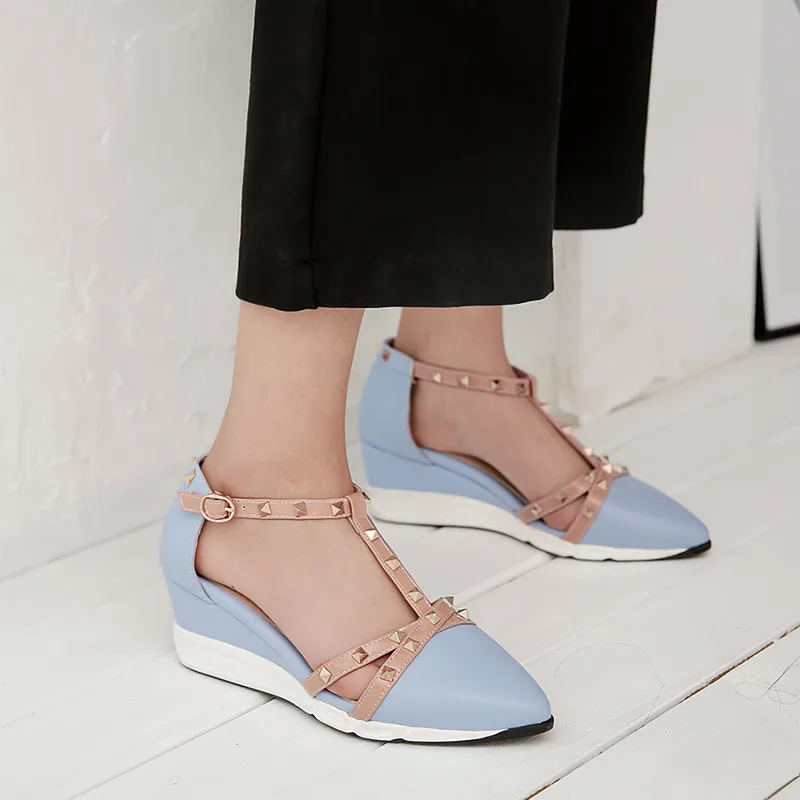 MoonMeek 2020 new high heels shoes woman pointed toe buckle ladies shoes rivet wedges shoes women two piece pumps shoes women
MoonMeek 2020 new high heels shoes woman pointed toe buckle ladies shoes rivet wedges shoes women two piece pumps shoes women