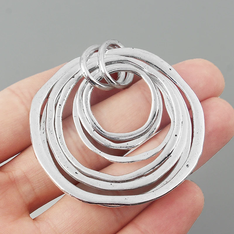 3pcs Silver Color Large Personalised 7 Rings Pendant For DIY Necklace Jewelry Findings Making
3pcs Silver Color Large Personalised 7 Rings Pendant For DIY Necklace Jewelry Findings Making