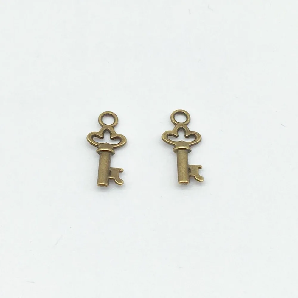 wholesale Vintage 83 pcs Metal key Charms Fashion Handmade Decoration Key Charms for Jewelry Making
wholesale Vintage 83 pcs Metal key Charms Fashion Handmade Decoration Key Charms for Jewelry Making
