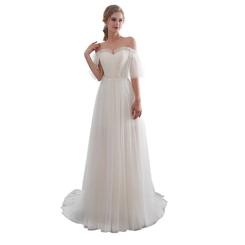 Красивое кружевное свадебное платье цвета белого шампанского с открытой спиной