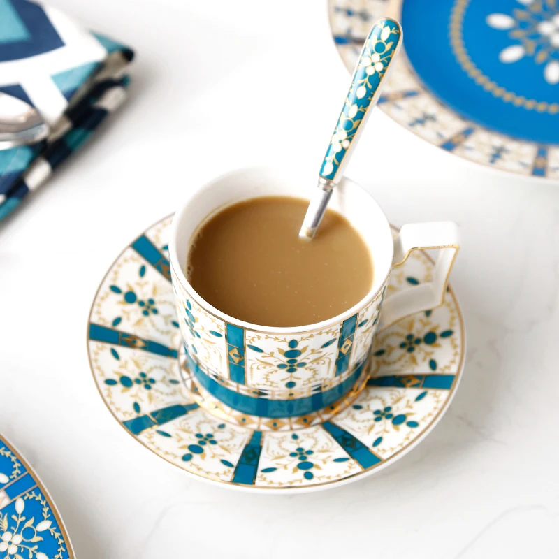 Bone china coffee cup set English afternoon tea ceramic cup high-grade coffee cup and saucer dessert plate three-piece suit
Bone china coffee cup set English afternoon tea ceramic cup high-grade coffee cup and saucer dessert plate three-piece suit
