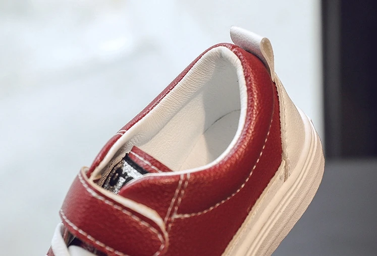 2019 spring new children's sports board shoes Korean version of casual shoes men and women students running shoes
2019 spring new children's sports board shoes Korean version of casual shoes men and women students running shoes