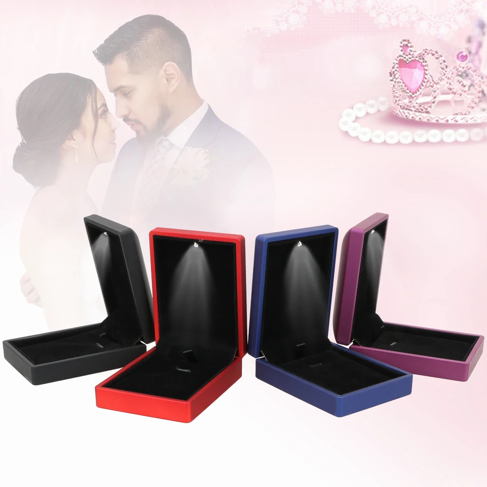 Necklace Storage Box for Jewelry Display Organizer Pendant Necklace Gift Box with LED Light 4 Colors
Necklace Storage Box for Jewelry Display Organizer Pendant Necklace Gift Box with LED Light 4 Colors