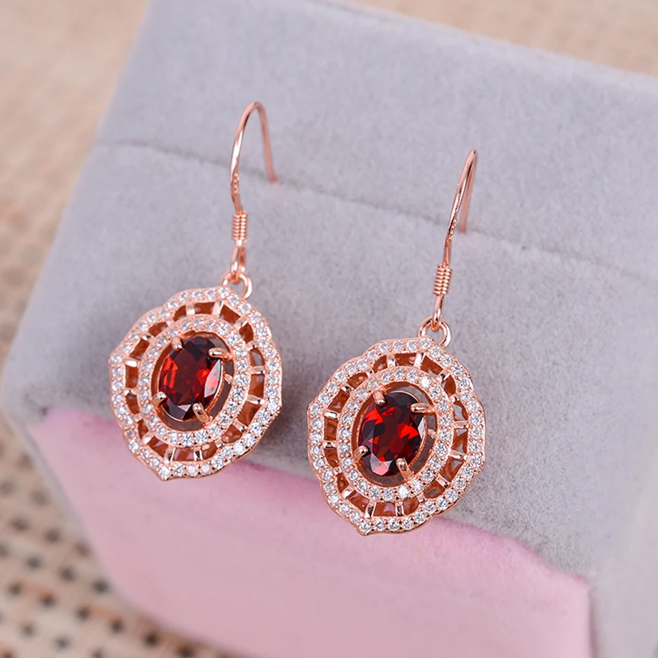 Naturally unoptimized Mozambican pigeon blood red magnesium garnet set, luxury inlaid, customizable, certificated 
Naturally unoptimized Mozambican pigeon blood red magnesium garnet set, luxury inlaid, customizable, certificated