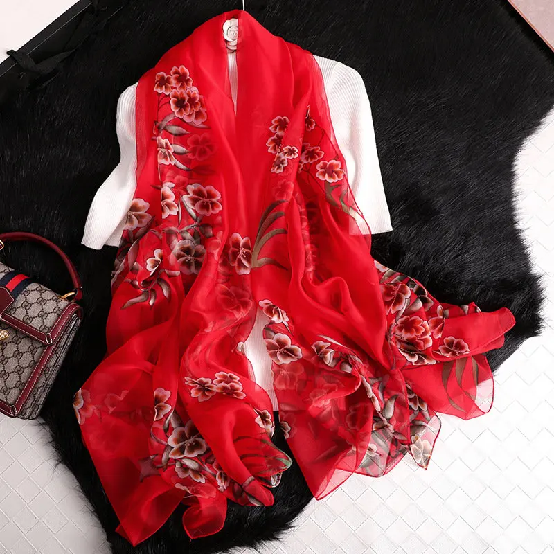 New fashion ladies scarf plaid floral pattern silk scarf spring and autumn large shawl European and American style beach towel
New fashion ladies scarf plaid floral pattern silk scarf spring and autumn large shawl European and American style beach towel