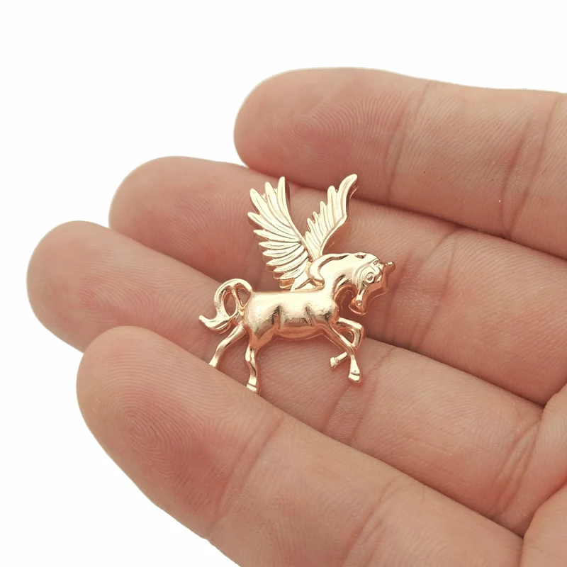 Fashion Gold Small Flying Horse Brooches Brooch Stud Accessories Corsage Women Men Clothes Jewelry
Fashion Gold Small Flying Horse Brooches Brooch Stud Accessories Corsage Women Men Clothes Jewelry