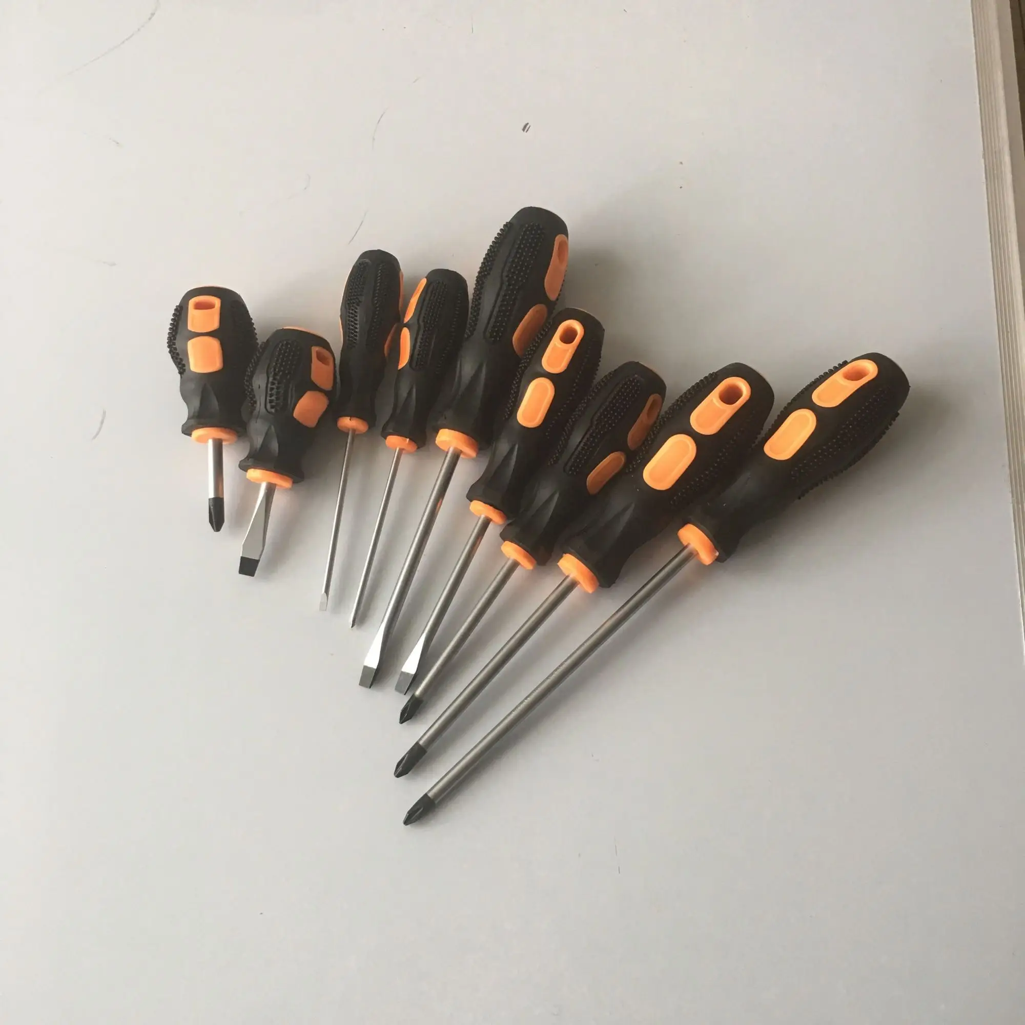 9PCS screwdriver set Cr- V Screw Driver Destornillador chave de fenda papelaria With rubber wrapped handle and Bag
9PCS screwdriver set Cr- V Screw Driver Destornillador chave de fenda papelaria With rubber wrapped handle and Bag