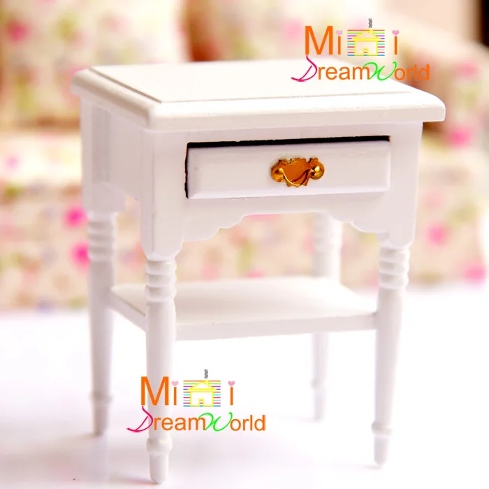 Mini dollhouse Mini-furniture accessories bat-shaped handle white side of the bed table small side table
Mini dollhouse Mini-furniture accessories bat-shaped handle white side of the bed table small side table