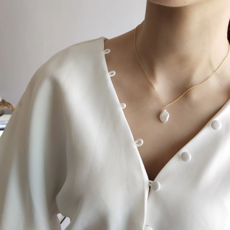 Leven Fancy 925 Sterling Silver Classic Irregular Natural White ZZ Top Baroque Pearl Pendant Gold Necklace Meaning For Women
Leven Fancy 925 Sterling Silver Classic Irregular Natural White ZZ Top Baroque Pearl Pendant Gold Necklace Meaning For Women